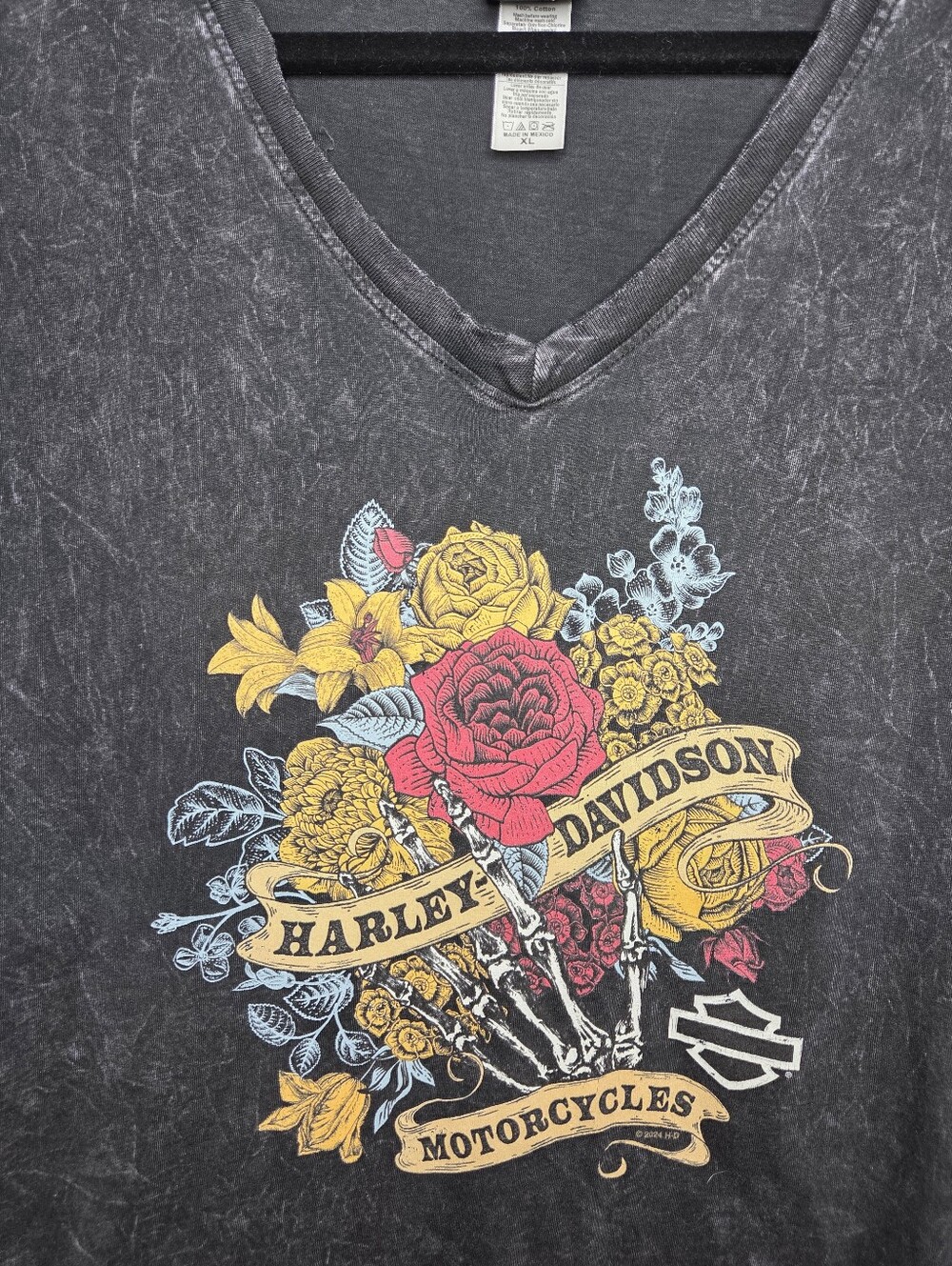 Harley-Davidson Black V-Neck Floral Graphic Tee Size XL Cotton Biker Tshirt - Picture 4 of 11